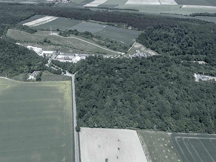 Luftbild der Schachtanlage Asse mit Infostelle des BfS Luftbild der Schachtanlage Asse mit Infostelle des BfS