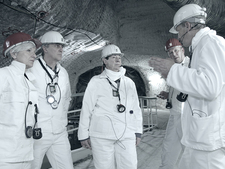 Underground, BfS President Wolfram König (right) explains to Federal Environment Minister Barbara Hendricks (third from left) the challenges of the Asse project