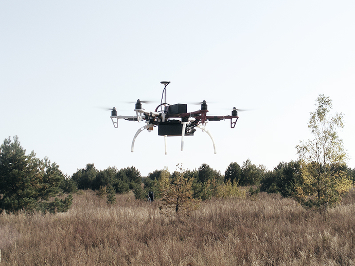 Flugdrohne in der Luft Flugdrohne in der Luft