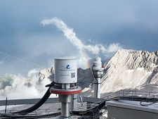 The new UV measuring station against the Zugspitze mountain panorama