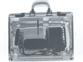 Der Inhalt des Koffers ist zu sehen Der Inhalt des Koffers ist zu sehen