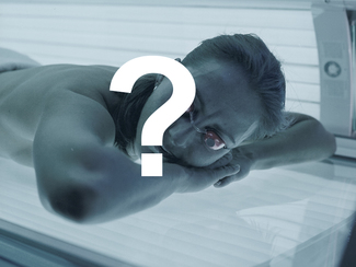 Fraum Im Solarium mit Fragezeichen Fraum Im Solarium mit Fragezeichen