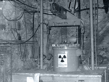Drum container in the dumping device, 1983